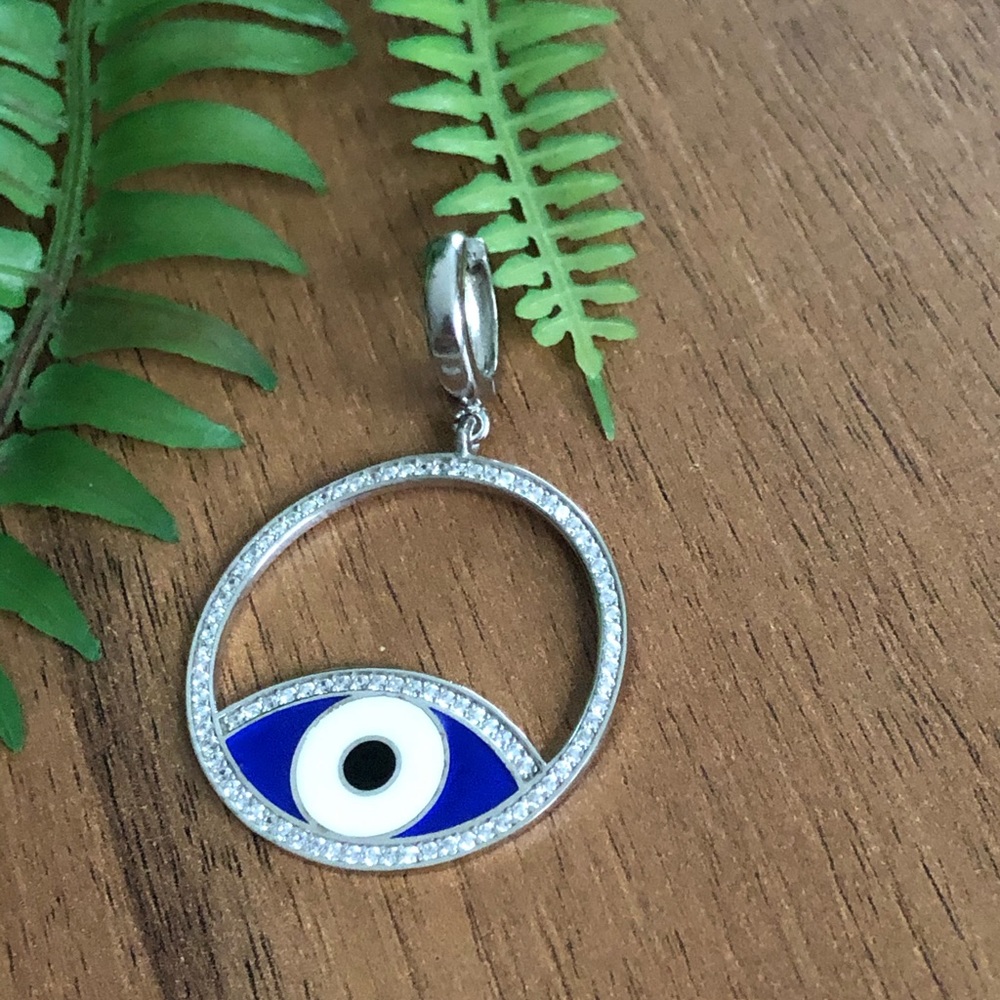 Eye shaped necklace or earing!